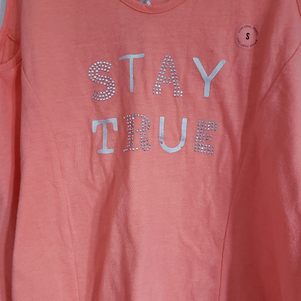 Tank Tops - Picture 3 of 8
